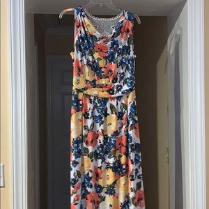 Ladies Susan Lawrence maxi dress..floral..S..nwt